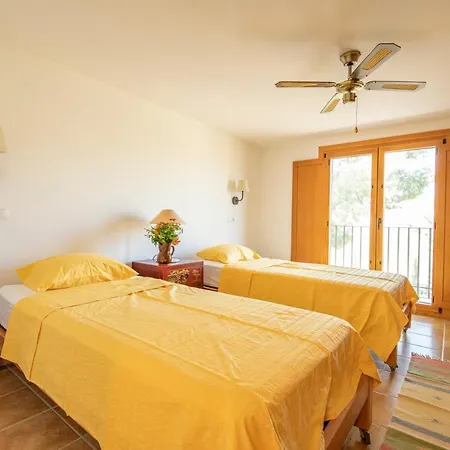 Holiday home Casa De Las Canas By Rosas Cantares