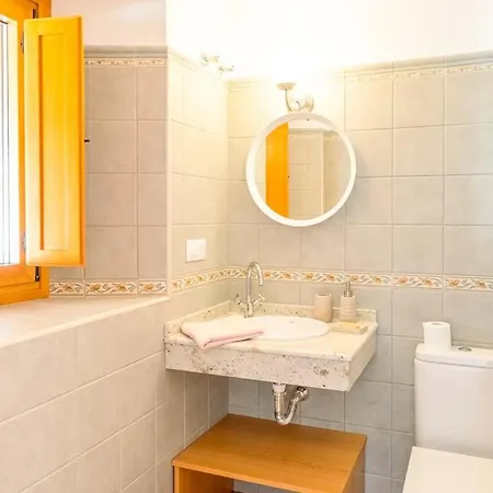 Casa De Las Canas By Rosas Cantares *