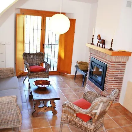 Casa De Las Canas By Rosas Cantares